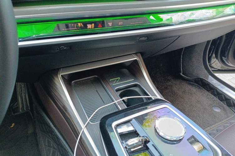 Used BMW 7 Series 2023 735Li M Sport Package Audio And AC Panel