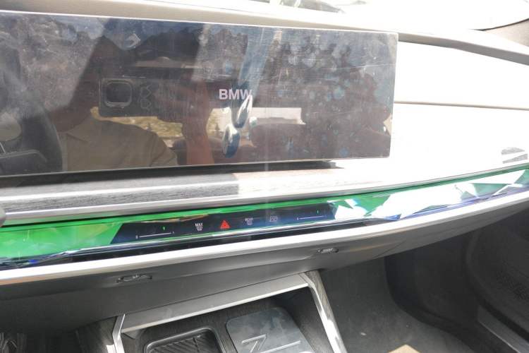 Used BMW 7 Series 2023 740Li Luxury Edition with Premium Package Audio And AC Panel