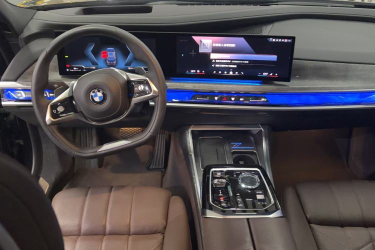 Used BMW 7 Series 2023 740Li Luxury Edition with Premium Package Audio And AC Panel