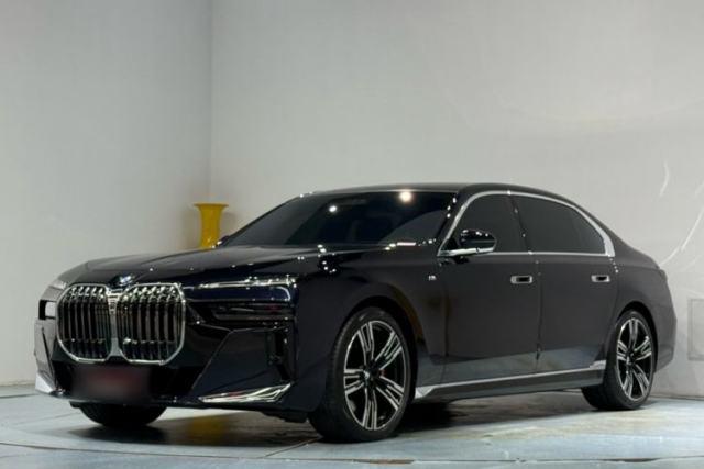 Used BMW 7 Series 2023 740Li Luxury Edition M Sport Package