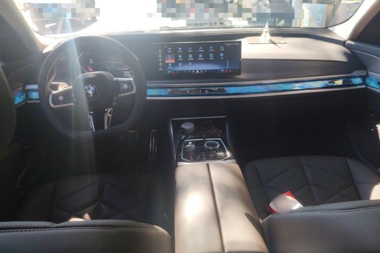 Used BMW 7 Series 2023 735Li M Sport Package Center Console