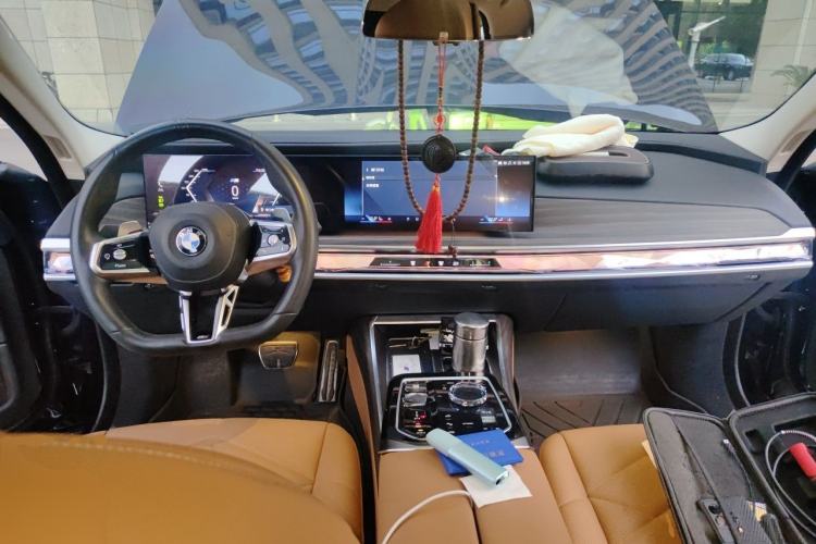 Used BMW 7 Series 2023 735Li M Sport Package Center Console
