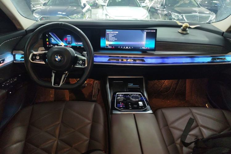 Used BMW 7 Series 2023 735Li M Sport Package Center Console