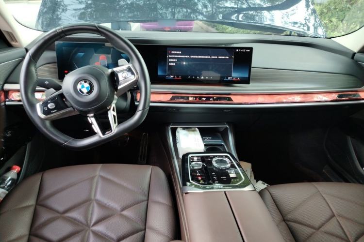 Used BMW 7 Series 2023 735Li M Sport Package Center Console