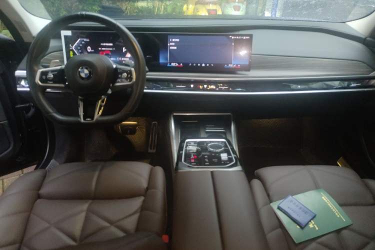 Used BMW 7 Series 2023 740Li Leading Model M Sport Package Center Console