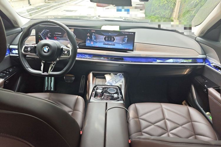 Used BMW 7 Series 2023 735Li M Sport Package Center Console