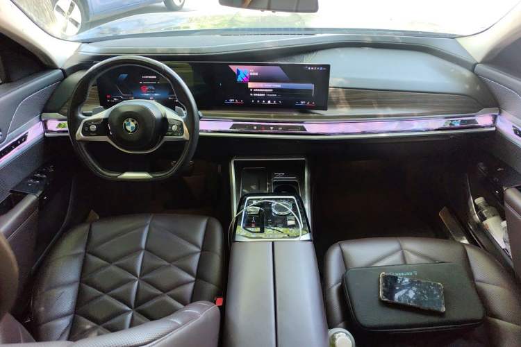 Used BMW 7 Series 2023 735Li Luxury Package Center Console