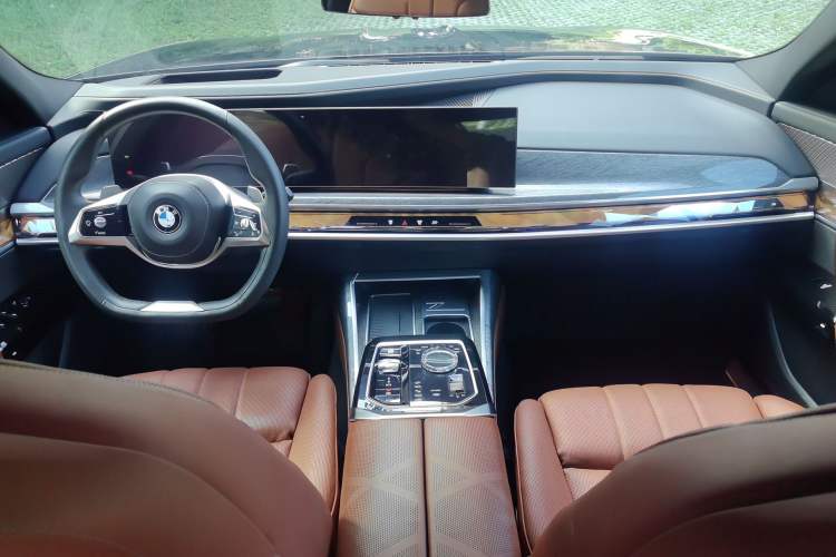 Used BMW 7 Series 2023 740Li Luxury Edition with Premium Package Center Console