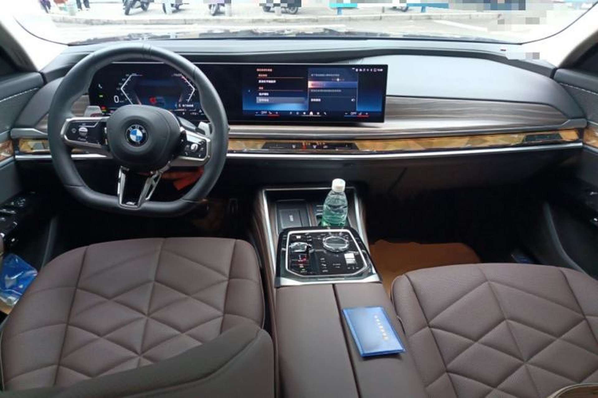 Used BMW 7 Series 2023 735Li M Sport Package Center Console