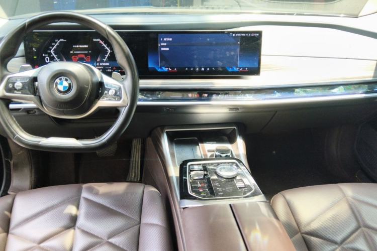 Used BMW 7 Series 2023 735Li Luxury Package Center Console