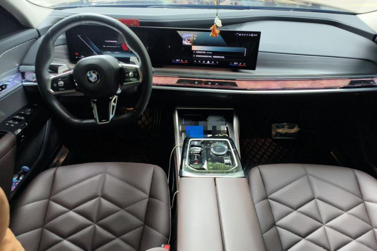 Used BMW 7 Series 2023 735Li M Sport Package Center Console