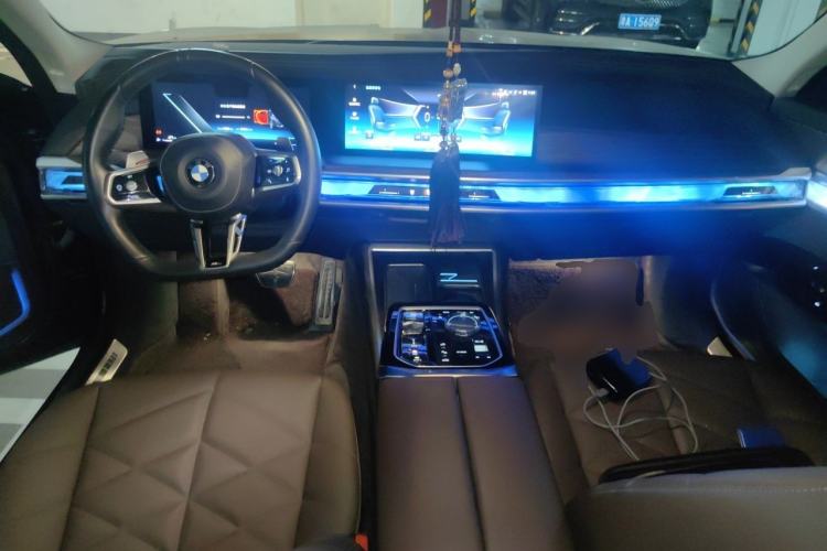 Used BMW 7 Series 2023 735Li M Sport Package Center Console