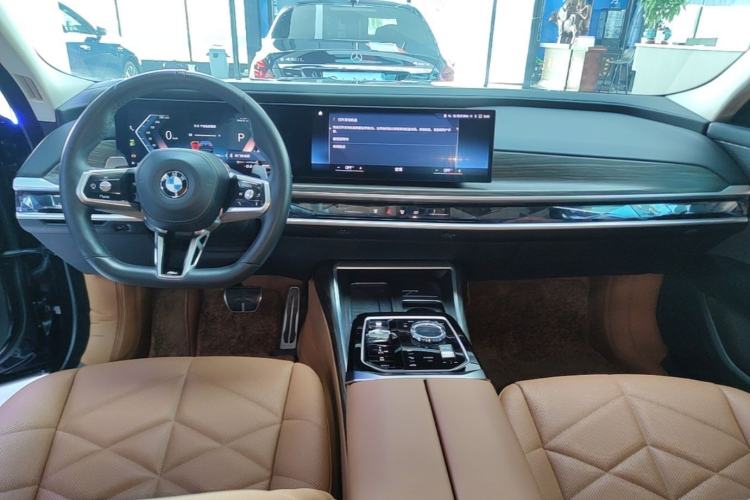Used BMW 7 Series 2023 735Li M Sport Package Center Console