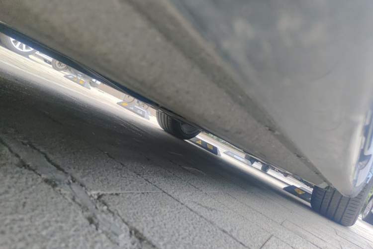 Used BMW 7 Series 2023 735Li M Sport Package Chassis Front Left