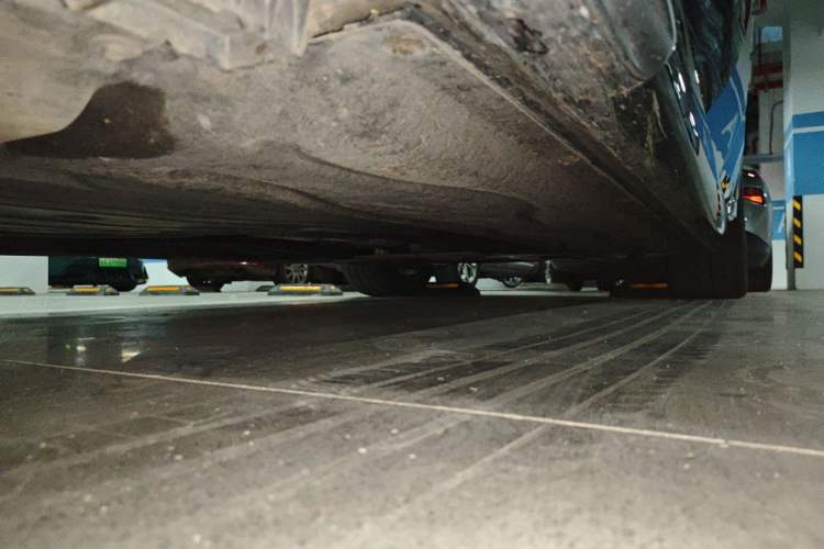 Used BMW 7 Series 2023 735Li M Sport Package Chassis Front Left