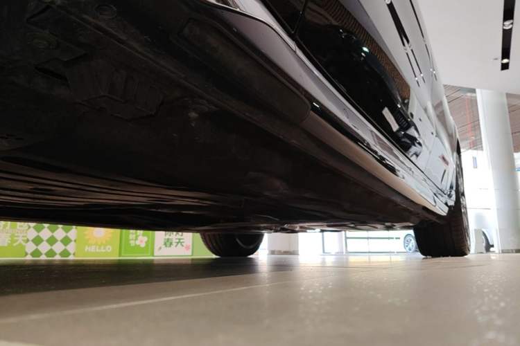 Used BMW 7 Series 2023 740Li Luxury Edition with Premium Package Chassis Front Left