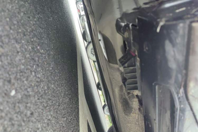 Used BMW 7 Series 2023 735Li M Sport Package Chassis Front Left