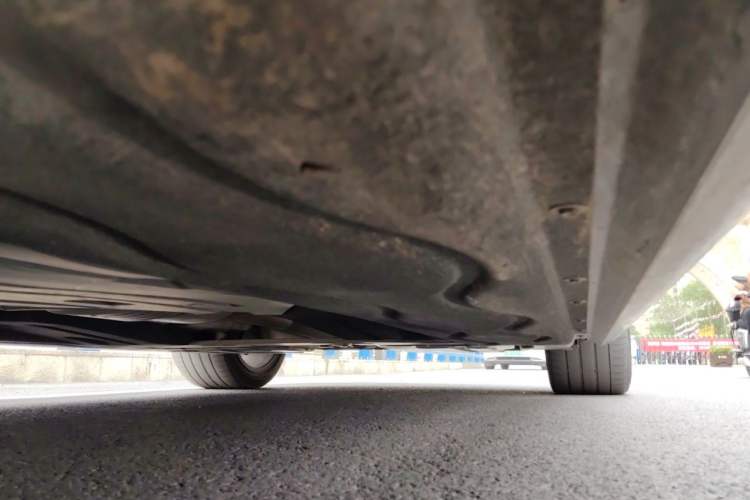 Used BMW 7 Series 2023 735Li M Sport Package Chassis Front Left
