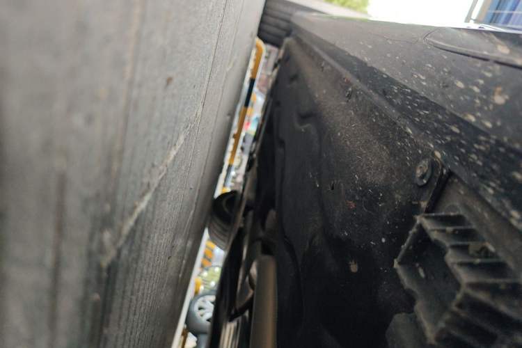 Used BMW 7 Series 2023 735Li M Sport Package Chassis Front Right