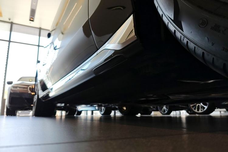 Used BMW 7 Series 2023 740Li Leading Model M Sport Package Chassis Front Right