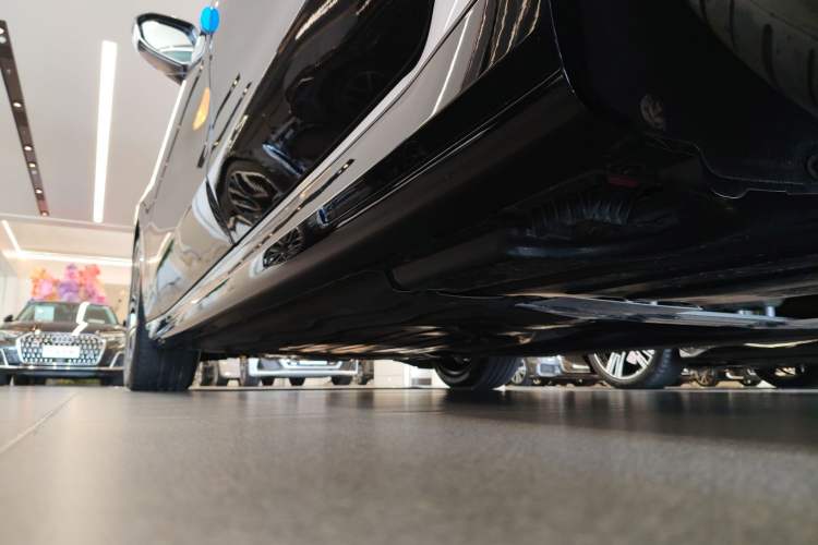 Used BMW 7 Series 2023 735Li M Sport Package Chassis Rear Left