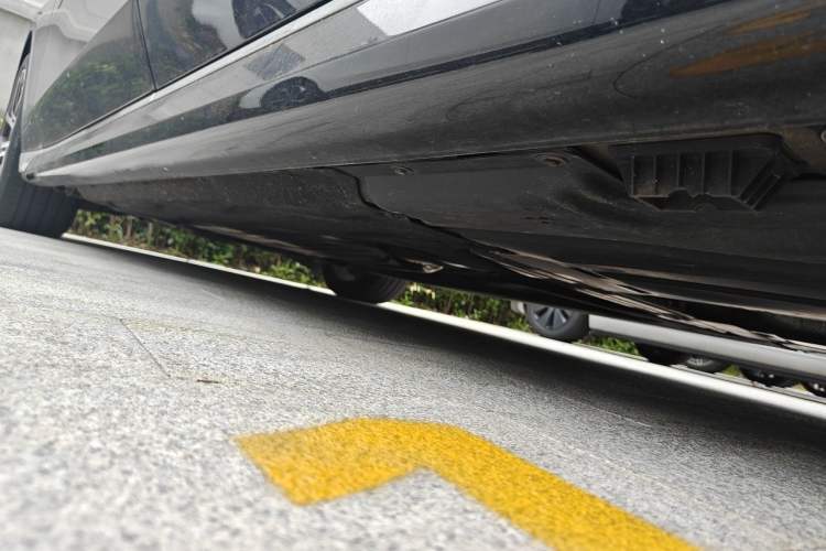 Used BMW 7 Series 2023 735Li M Sport Package Chassis Rear Left
