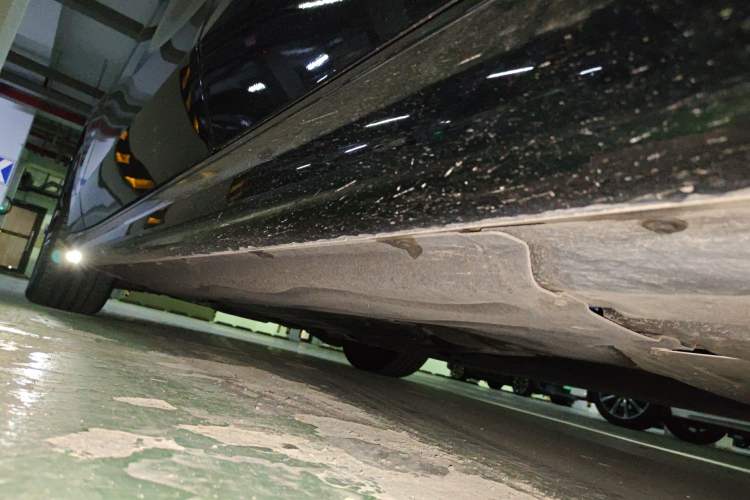 Used BMW 7 Series 2023 735Li M Sport Package Chassis Rear Left