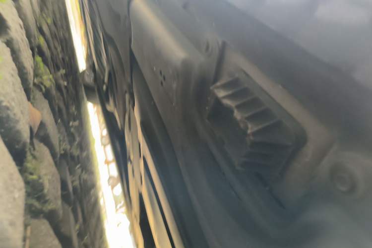 Used BMW 7 Series 2023 735Li M Sport Package Chassis Rear Left