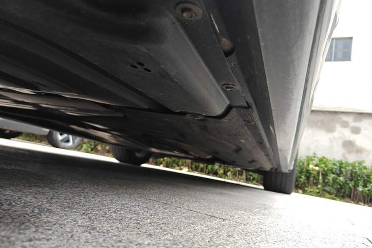 Used BMW 7 Series 2023 735Li M Sport Package Chassis Rear Right