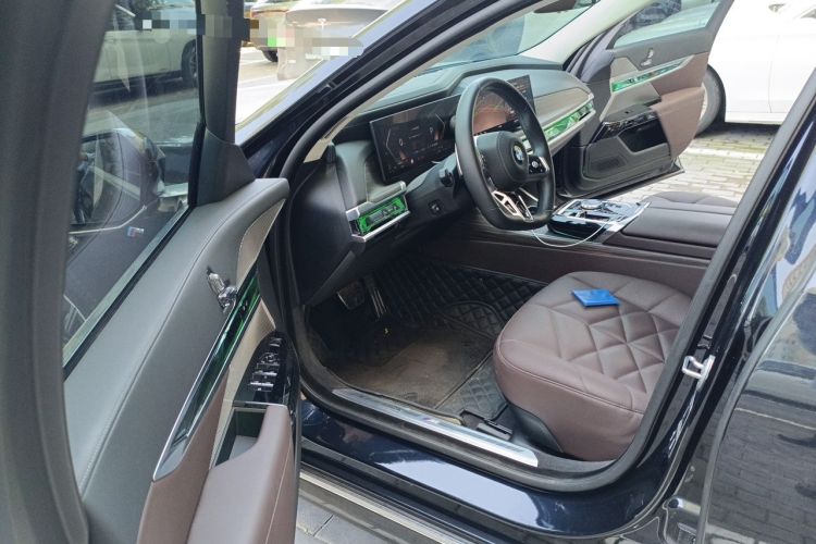 Used BMW 7 Series 2023 735Li M Sport Package Driver Seat