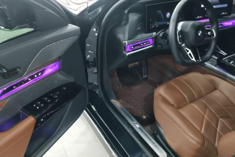 Used BMW 7 Series 2023 Restyled 740Li Luxury Edition M Sport Package Driver Seat