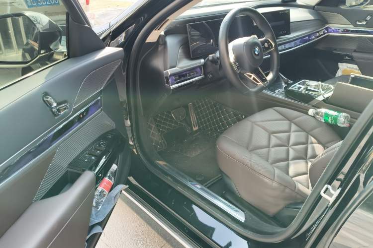 Used BMW 7 Series 2023 735Li M Sport Package Driver Seat