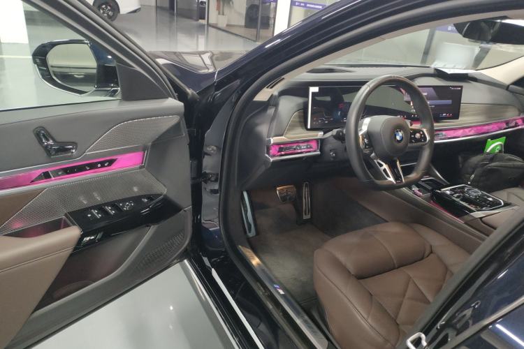 Used BMW 7 Series 2023 740Li Leading Model M Sport Package Driver Seat