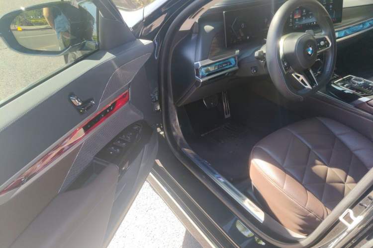Used BMW 7 Series 2023 735Li M Sport Package Driver Seat
