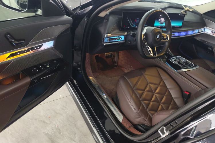 Used BMW 7 Series 2023 735Li M Sport Package Driver Seat