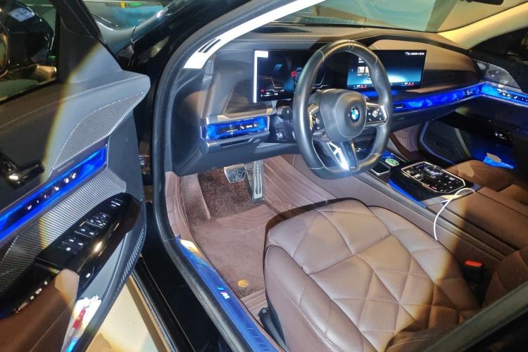 Used BMW 7 Series 2023 740Li Leading Model M Sport Package Driver Seat