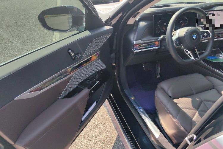 Used BMW 7 Series 2023 740Li Luxury Edition M Sport Package Driver Seat