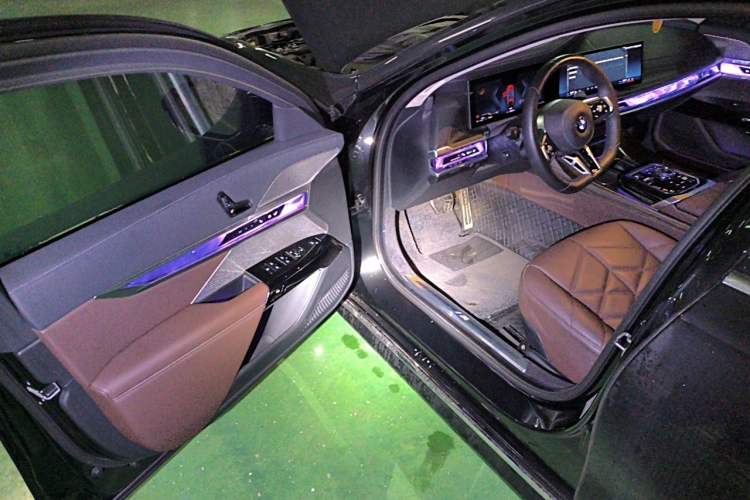 Used BMW 7 Series 2023 735Li M Sport Package Driver Seat
