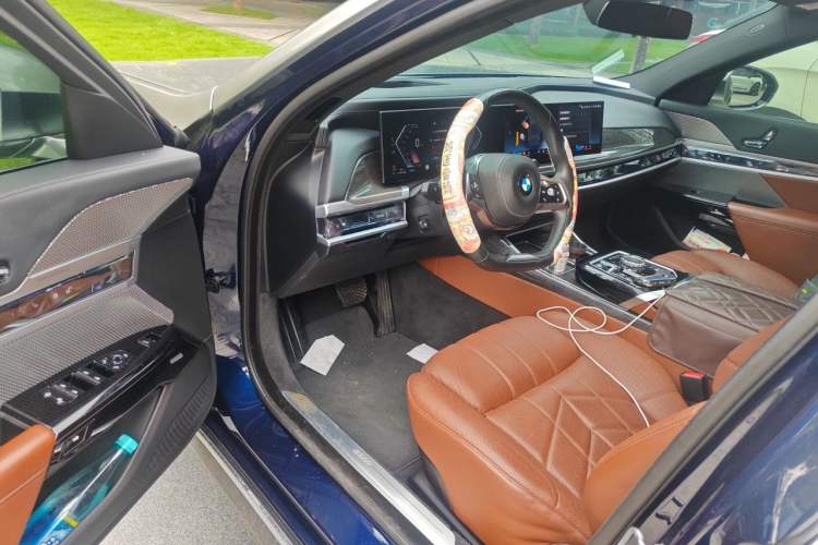 Used BMW 7 Series 2023 740Li Luxury Edition with Premium Package Driver Seat