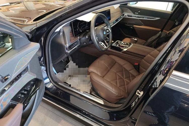 Used BMW 7 Series 2023 740Li Leading Model M Sport Package Driver Seat