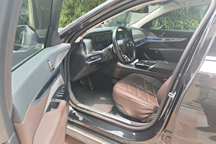 Used BMW 7 Series 2023 735Li M Sport Package Driver Seat