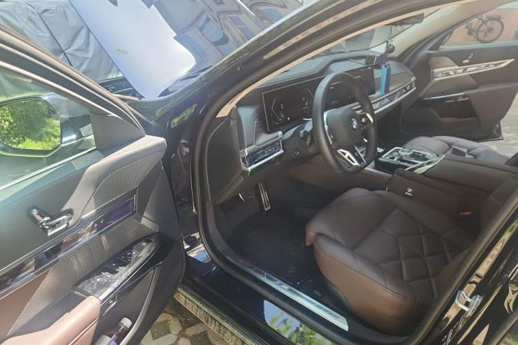 Used BMW 7 Series 2023 740Li Leading Model M Sport Package Driver Seat