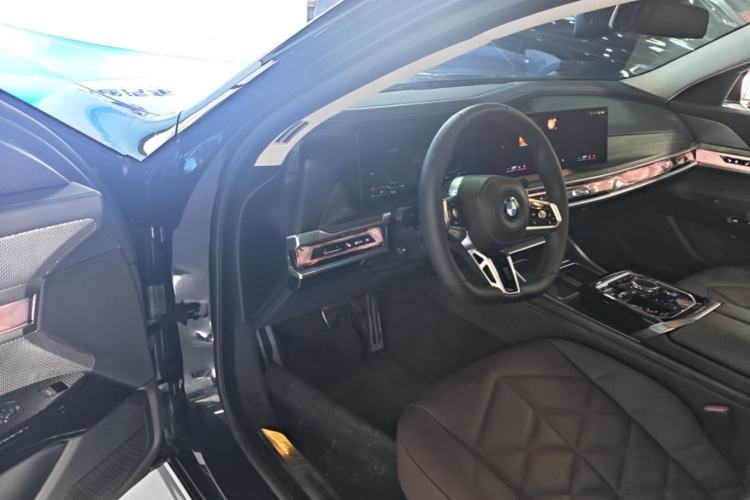 Used BMW 7 Series 2023 735Li M Sport Package Driver Seat