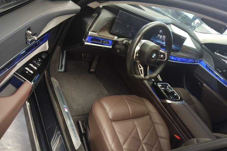 Used BMW 7 Series 2023 740Li Leading Model M Sport Package Driver Seat