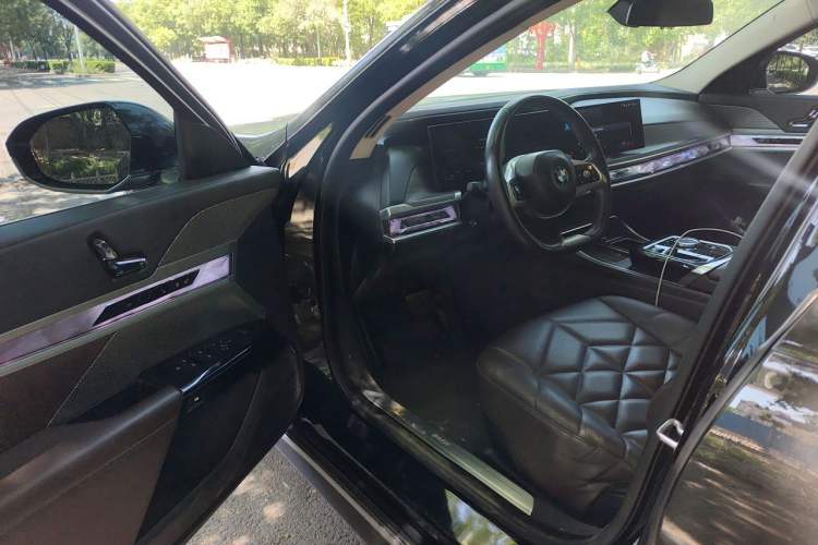 Used BMW 7 Series 2023 735Li Luxury Package Driver Seat