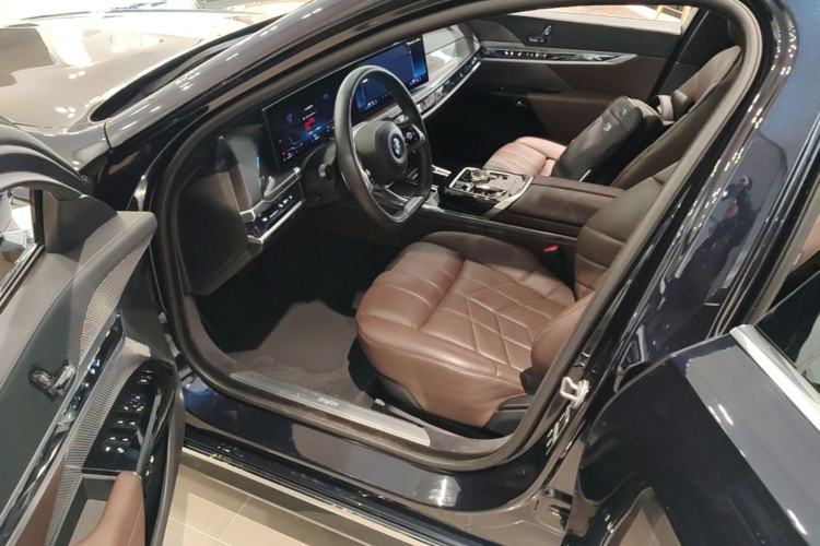Used BMW 7 Series 2023 740Li Luxury Edition with Premium Package Driver Seat
