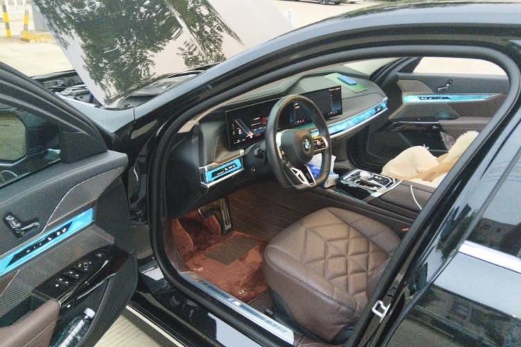 Used BMW 7 Series 2023 735Li M Sport Package Driver Seat