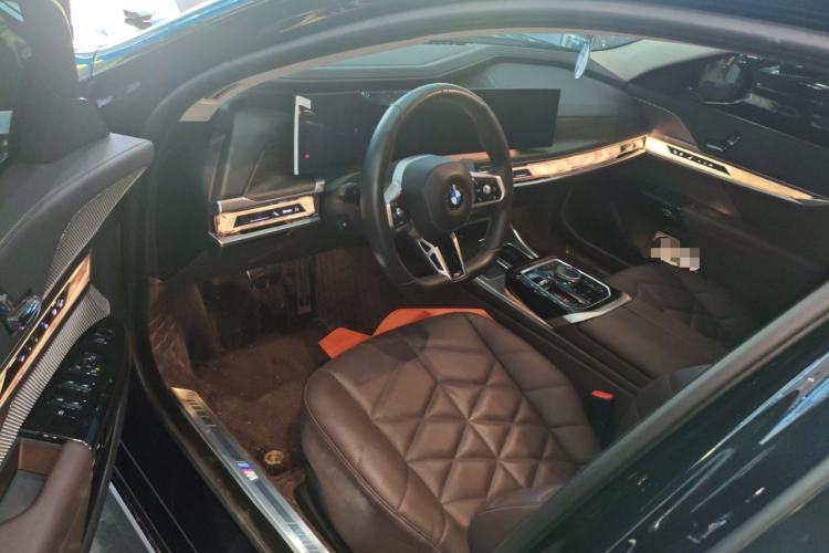 Used BMW 7 Series 2023 735Li M Sport Package Driver Seat