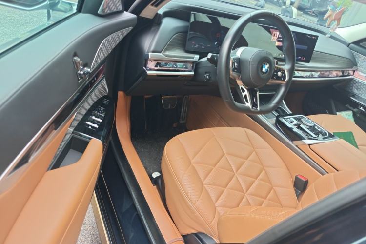 Used BMW 7 Series 2023 735Li M Sport Package Driver Seat