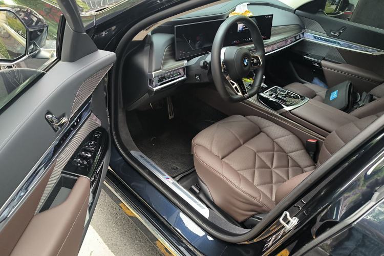 Used BMW 7 Series 2023 740Li Leading Model M Sport Package Driver Seat